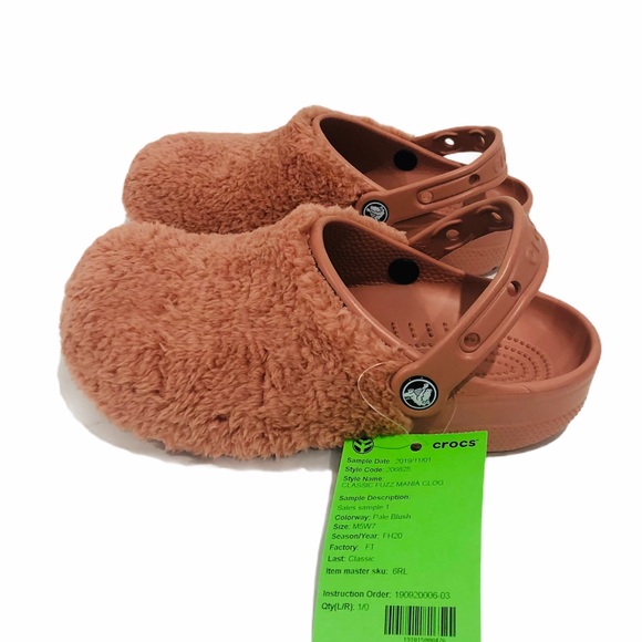 Crocs Fuzz Mania Clog 2025 - Main Image
